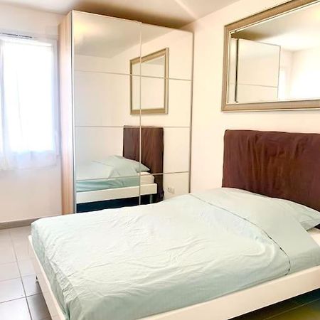 Marseille 60 M2 Terrasse Et Parking Apartment Luaran gambar