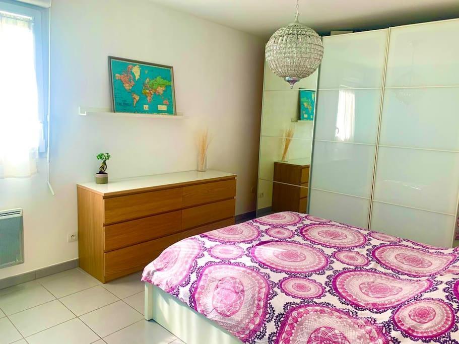 Marseille 60 M2 Terrasse Et Parking Apartment Luaran gambar